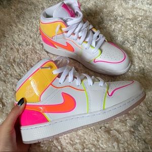 Nike air Jordan 1 mid Edge Glow